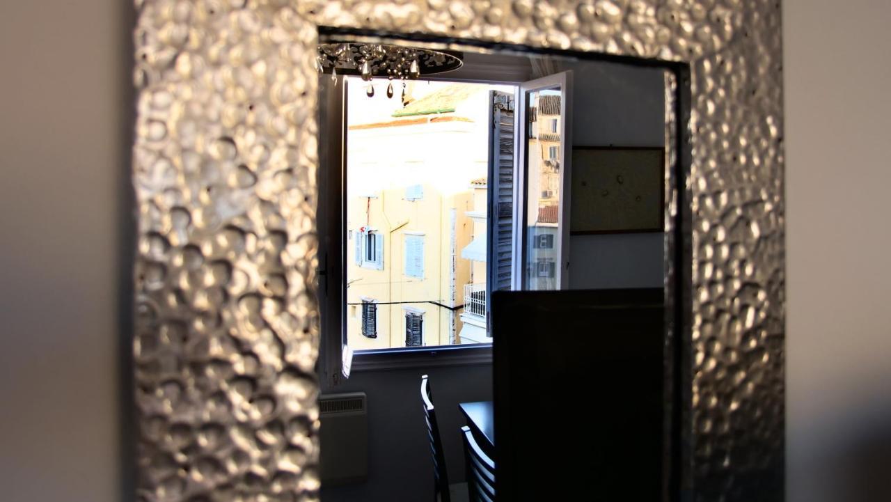 Heart-Warming Eleni Apartment In Corfu Town Exterior photo